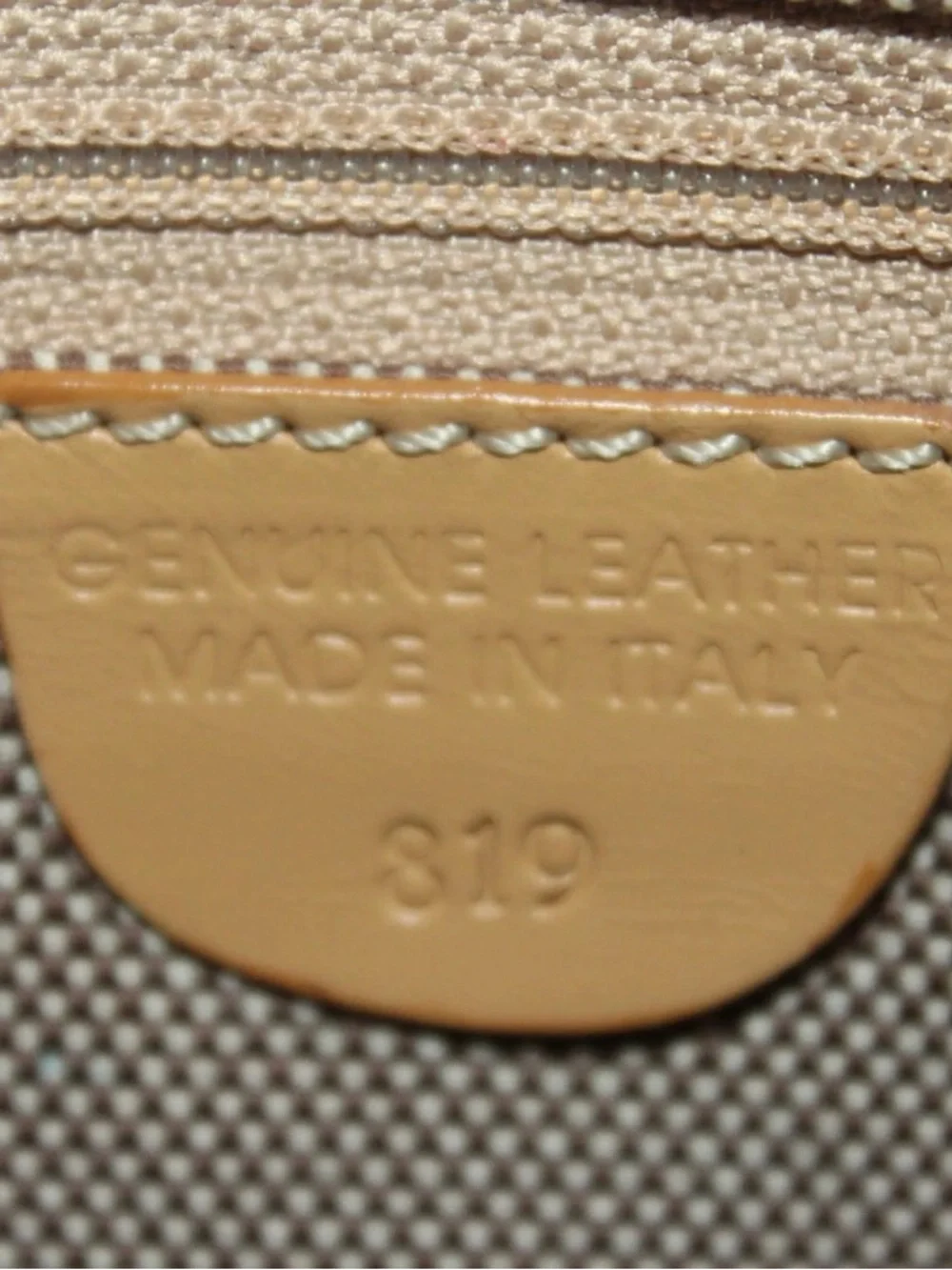 Vintage Made in ITALY Dooney & Bourke Beige Monogram Shoulder Bag - Picture 3 of 11